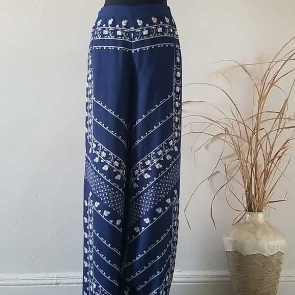 BCBGMaxAzria Pants - BCBGMAXAZRIA Print Pants